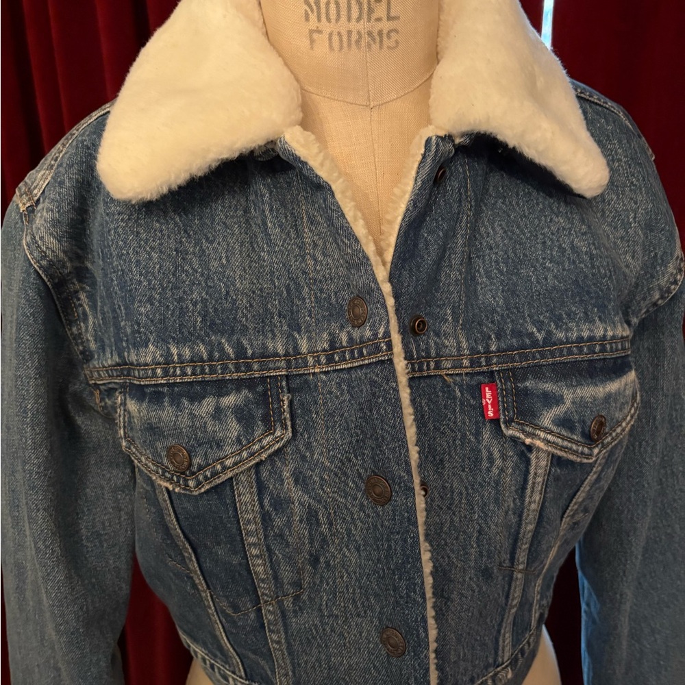 Levi's Women's Blue Denim Jacket with White Collar